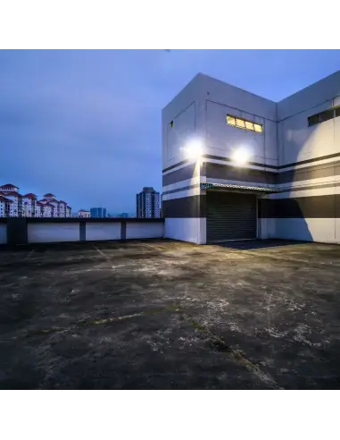 Reflector LED 150W Luz Fría IP65 | Industrial Mayorista Argentina LION