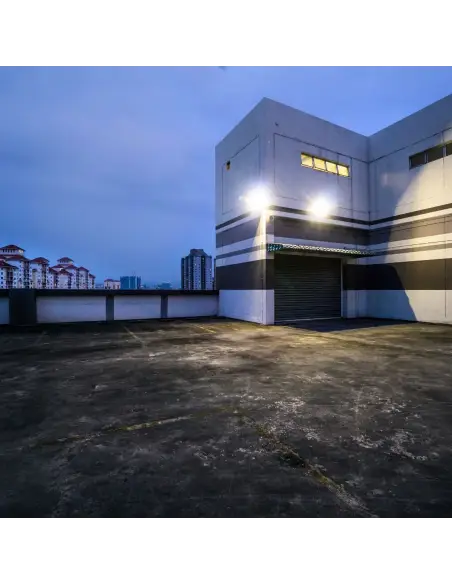 Reflector LED 150W Luz Fría IP65 | Industrial Mayorista Argentina LION